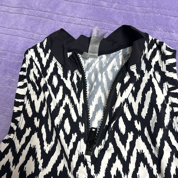 Tart swim top size small - Picture 4 of 4